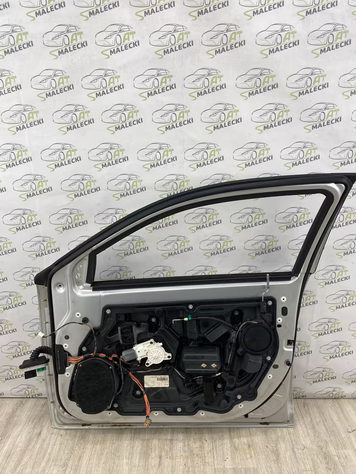 Türe Tür Vorne Rechts Dodge Avenger Farbe PS2 Bright Silver