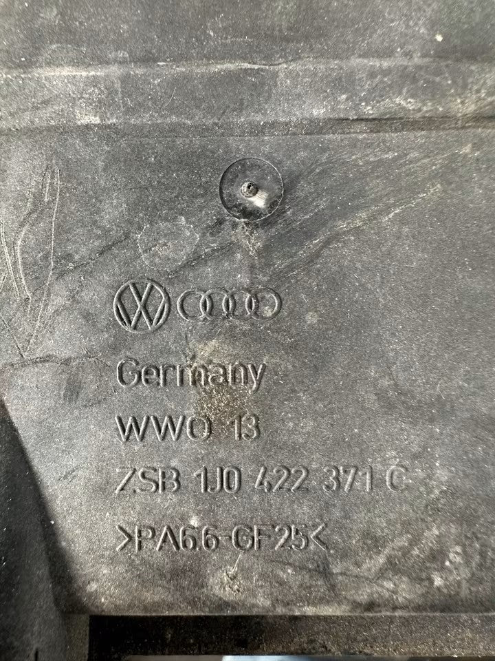 1J0422371C Ausgleichsbehälter Kühlwasserbehälter VW Golf IV