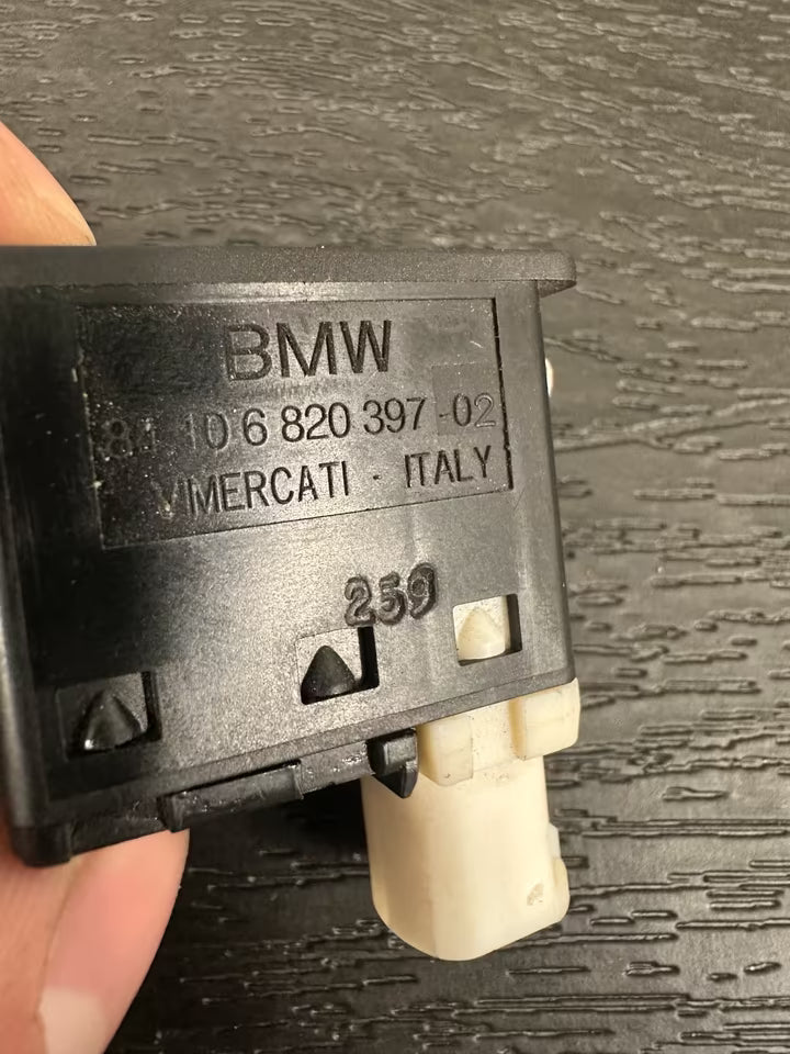 6820397-02 USB Eingangsbuchse BMW 2er F45