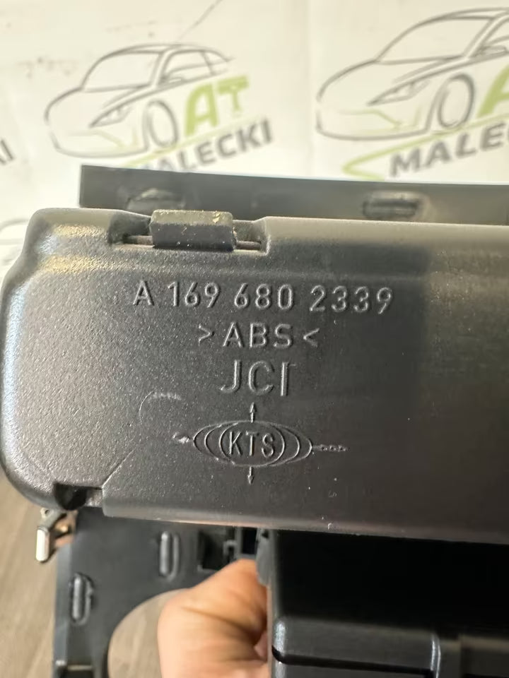 A1696802339 Verkleidung Mittlekonsole W245 Modelle
