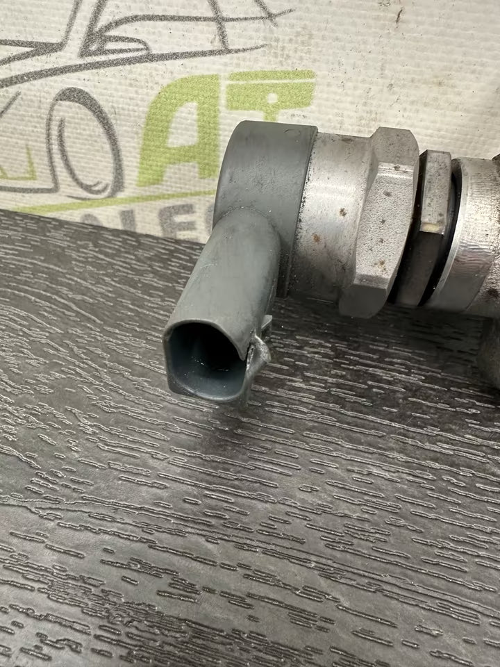 04L089B Einspritzleiste Kraftstoffzuführung 2,0 Tdi Vw Golf VII