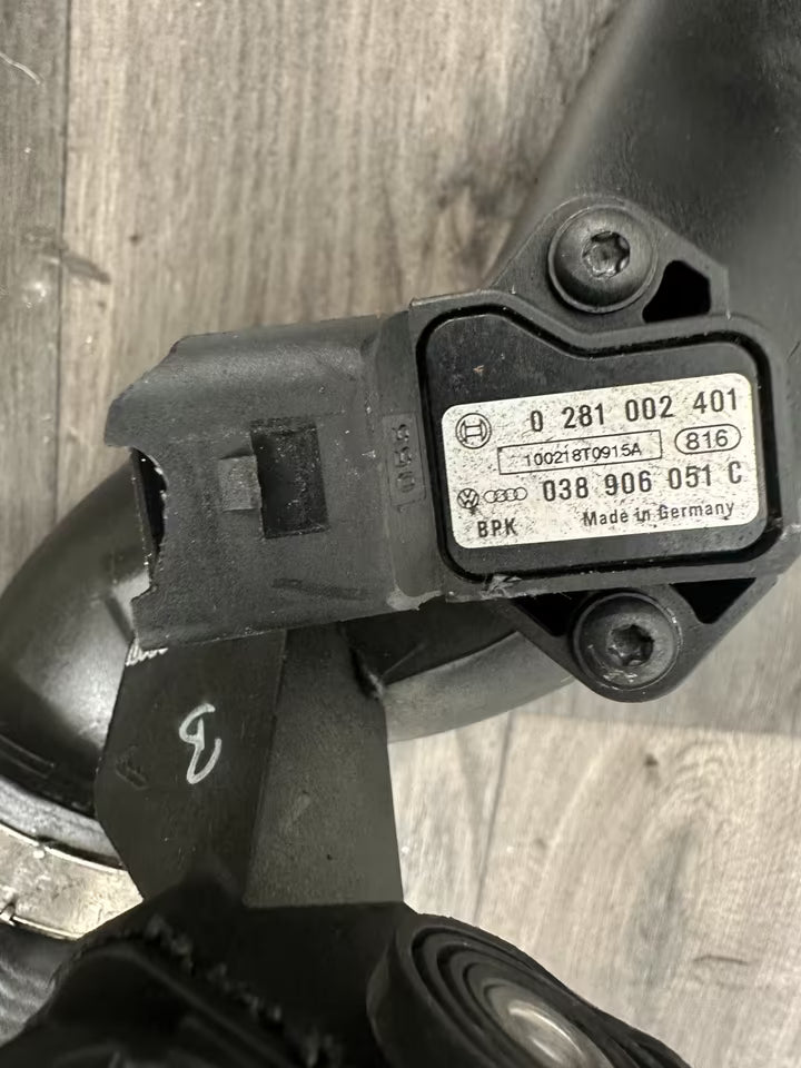 1K0145770AK Ladeluftkühlerschlauch VW Passat Golf Tiguan