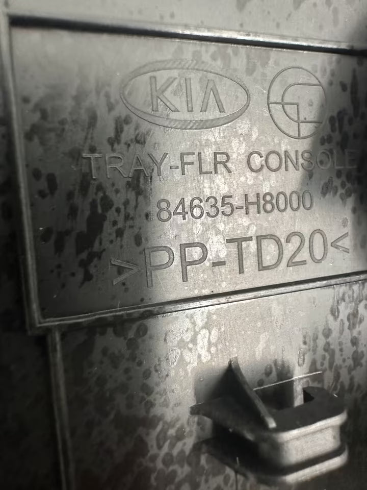 84635-H8000 Verkleidung Blende Mittelkonsole Kia Rio IV