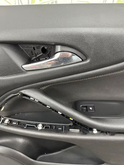 13489689 Türverkleidung Türpappe Vorne Rechts Opel Zafira C Model