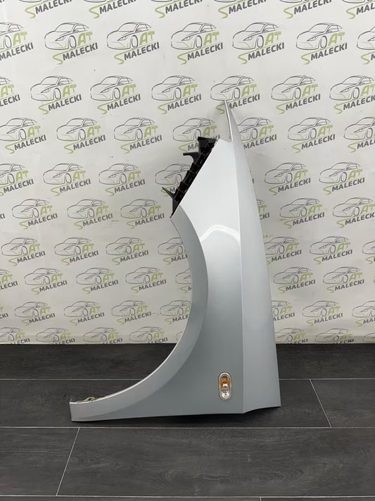 Kotflügel Links Seat Ibiza 6J Modell Farbe LX7W Silber 2011 Bj