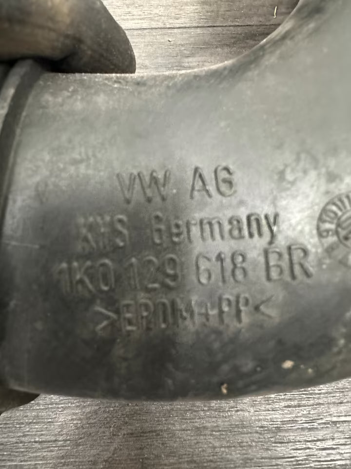 1K0129618BR Ladeluftrohr Ansaugrohr AUDI VW SKODA