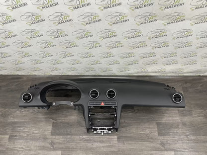Armaturenbrett Cockpit Dashboard Audi A3 8P Modell 03-12Bj