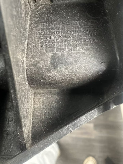 ET029E Scheinwerferhalter Vorne Links Hyundai i30 Modelle