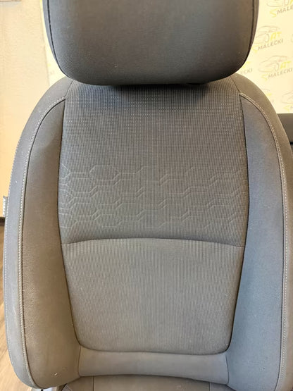 Sitze Innenausstattung Stoff Kia Rio IV Sitzheizung 17-20bj.