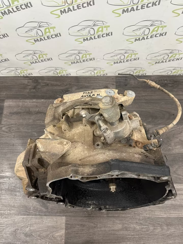 M32 Getriebe 6-Gang Schaltgetriebe Opel Astra H 1,7 CDTI 2010 Bj