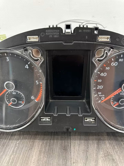 3C8920870A speedometer instrument cluster VW Passat CC 2.0 TDI 120000km