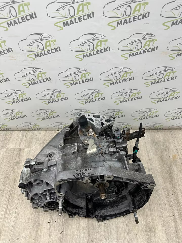 C63563501 Getriebe Schaltgetriebe Opel Combo D 1,6 CDTI 2013 Bj