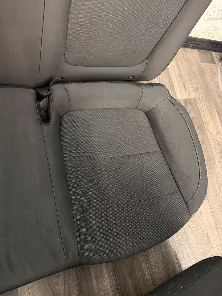 Sitze Innenausstattung Stoff Kia Rio IV Sitzheizung 17-20bj.