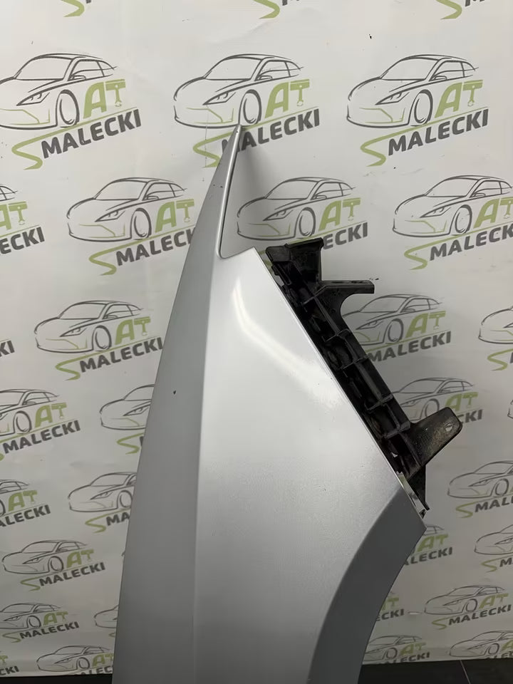 Kotflügel Rechts Seat Ibiza 6J Modell Farbe LX7W Silber