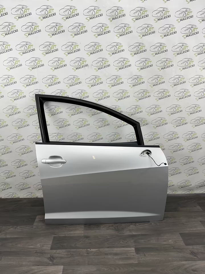 Türe Tür Vorne Rechts Seat Ibiza 6J IV Kombi Farbe LX7W Silber