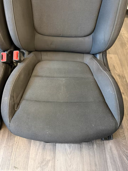 Sitze Innenausstattung Stoff Kia Rio IV Sitzheizung 17-20bj.