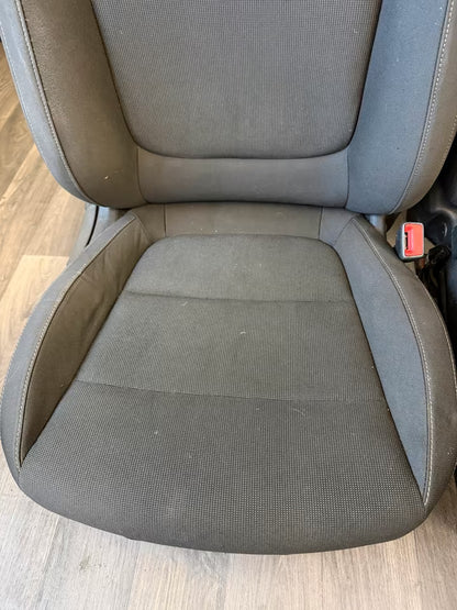 Sitze Innenausstattung Stoff Kia Rio IV Sitzheizung 17-20bj.
