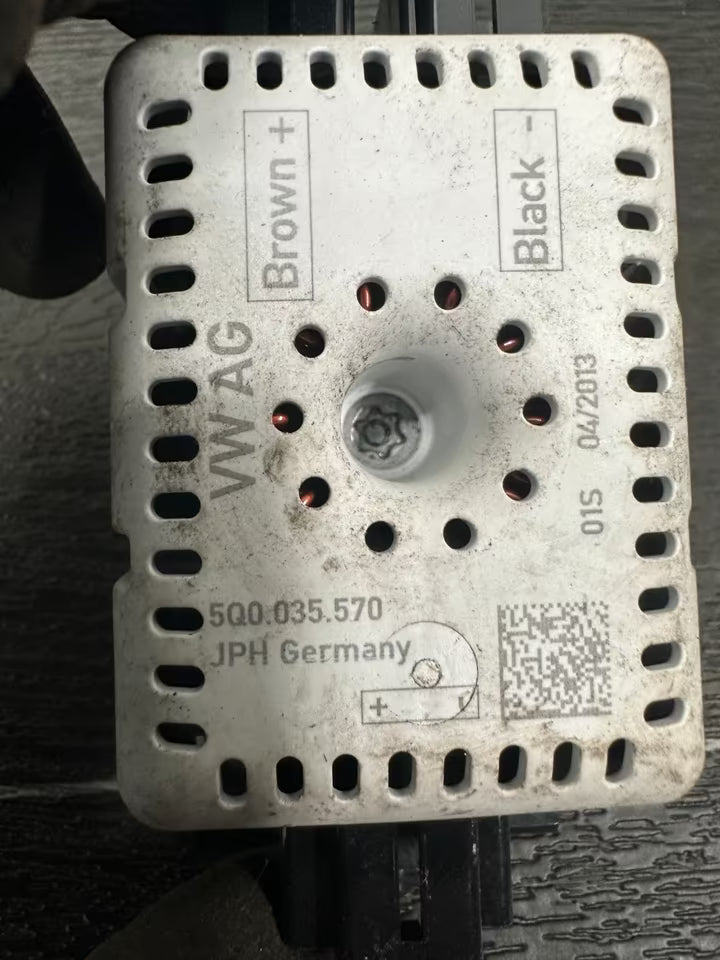 5Q0035570 Antennenverstärker VW Golf VII Modell