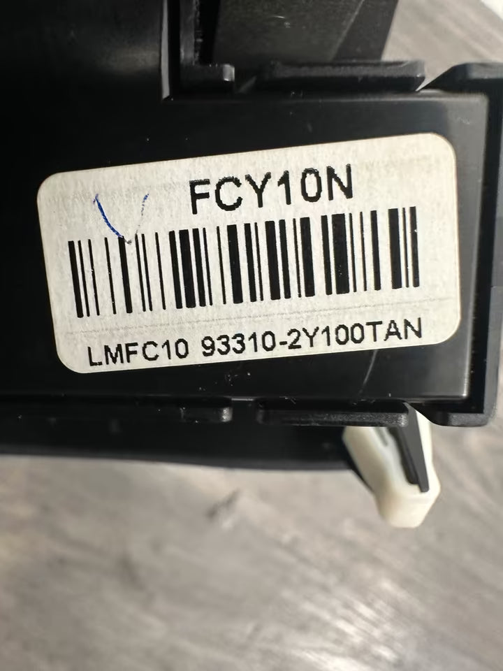 93310-2Y100 Verkleidung Steuereinheit Armaturenbrett Hyundai ix35