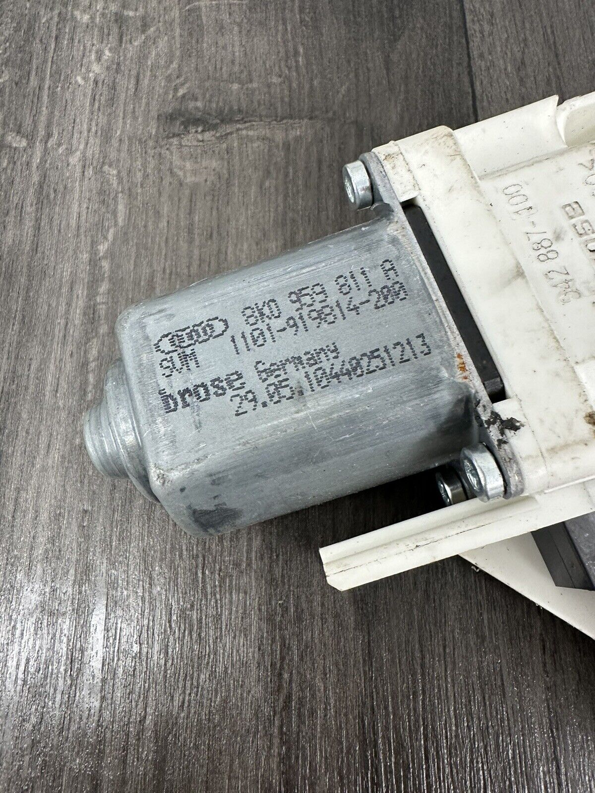 6306337