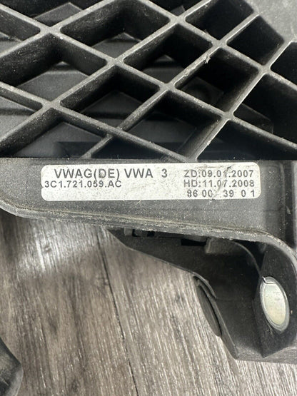 6308518