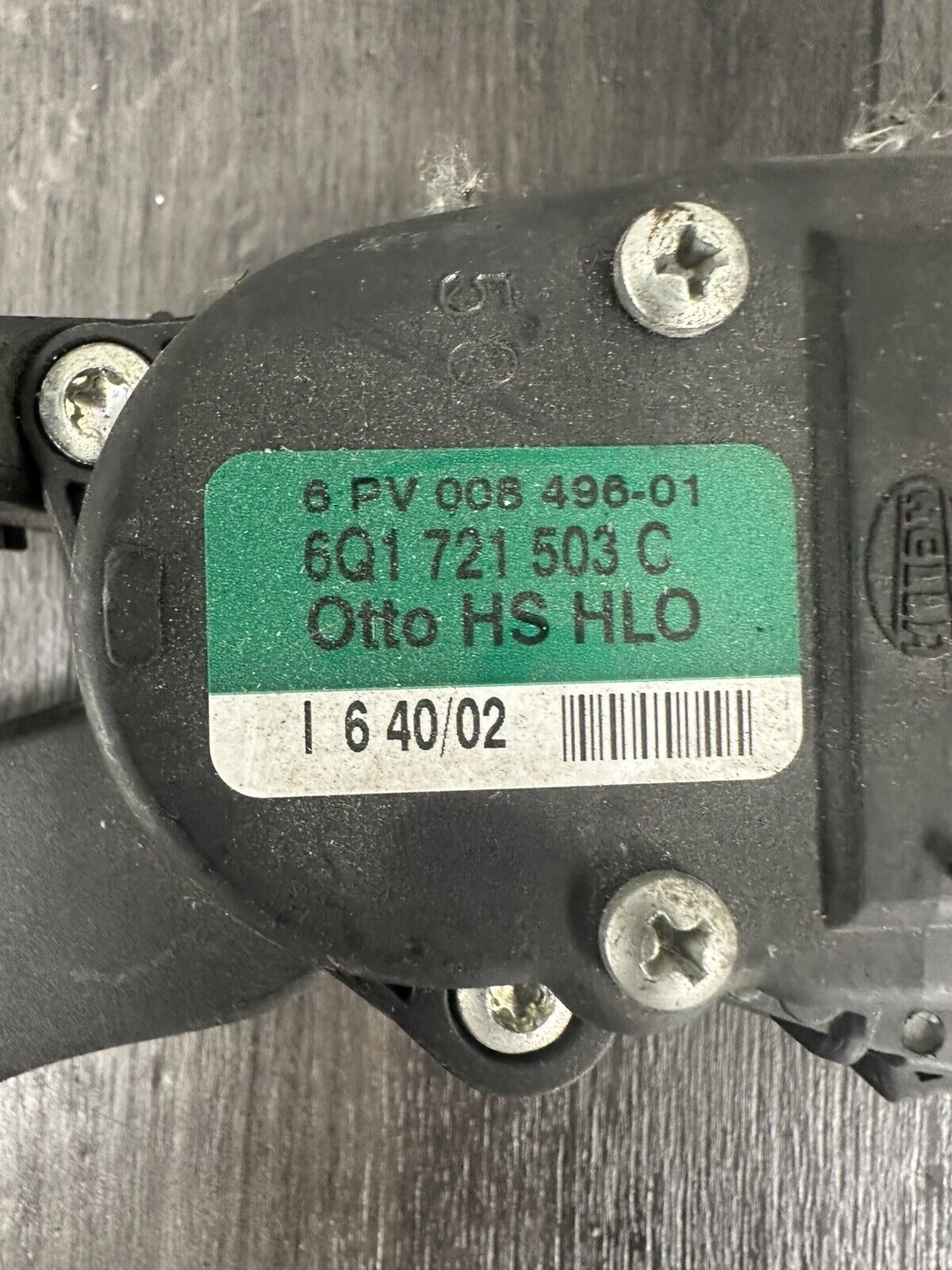 6308322