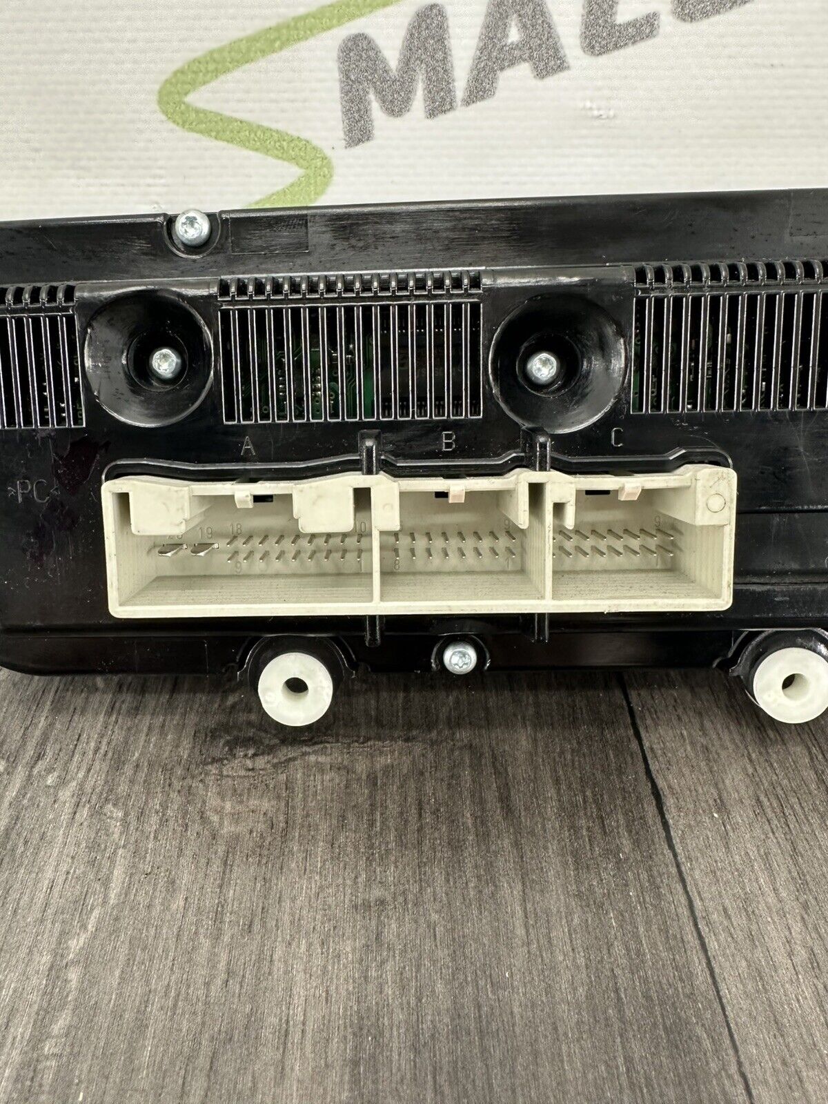 6305623