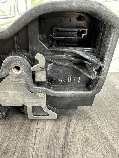 6305400