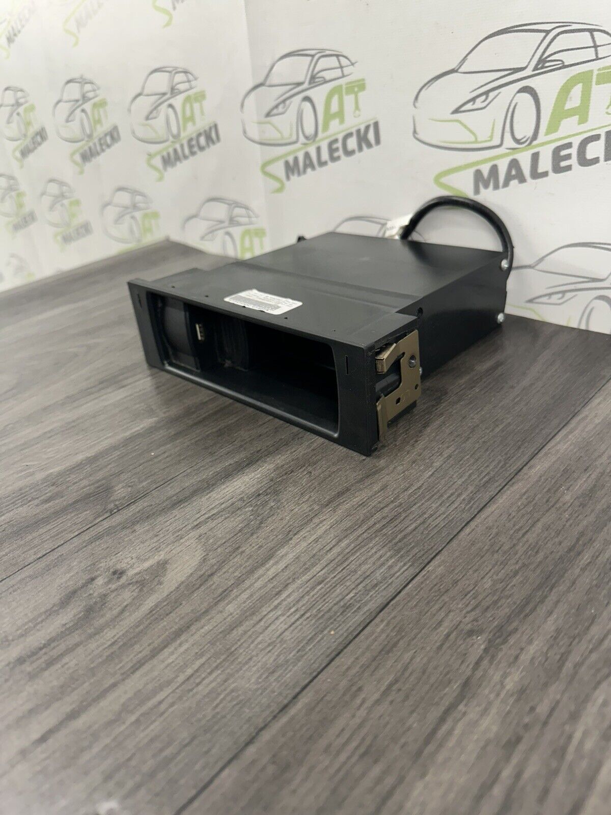 6305884