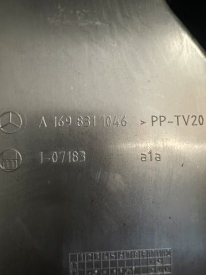 A1698311046 Mittelkonsole für Mercedes W245 Modelle
