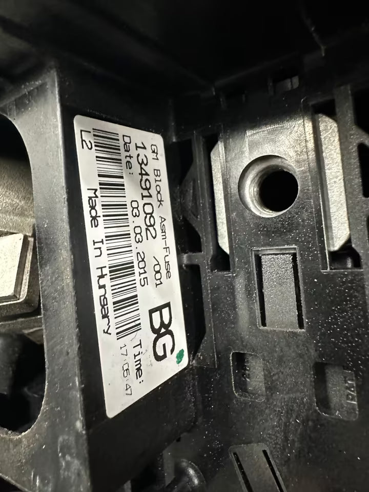 13491092 Batteriespannungverteiler Sicherungskasten Opel Corsa E