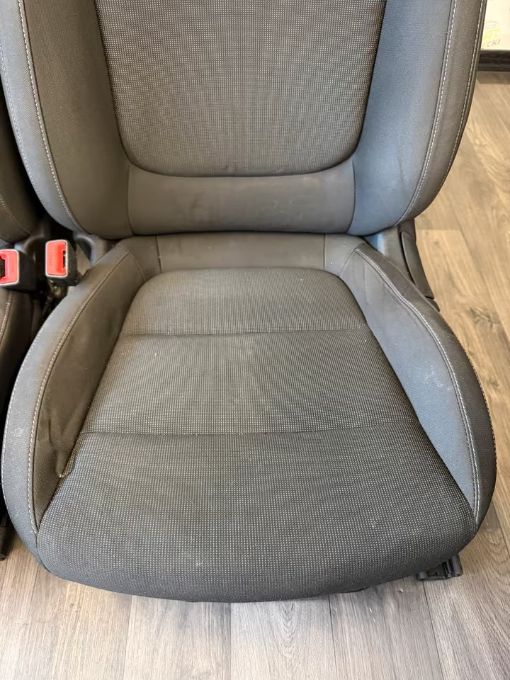 Sitze Innenausstattung Stoff Kia Rio IV Sitzheizung 17-20bj.