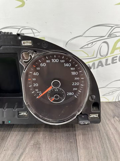 3C8920870A speedometer instrument cluster VW Passat CC 2.0 TDI 120000km