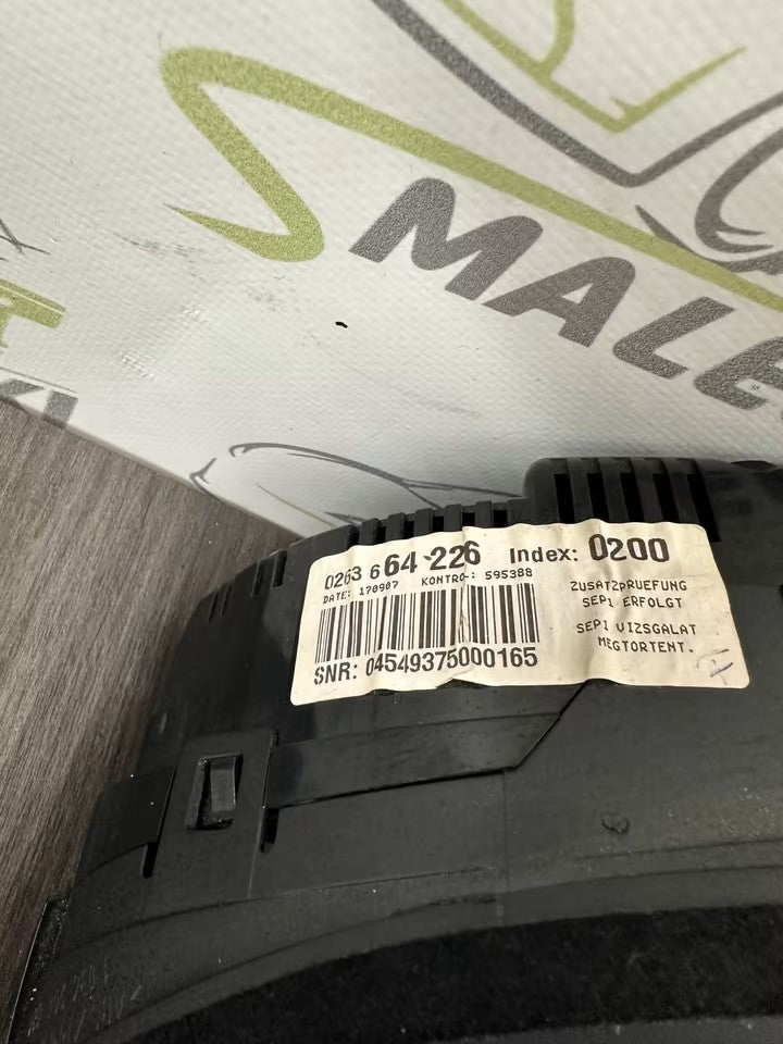 8E0920932 Speedometer instrument cluster Audi A4 B7 8E 8H 2.0 Tdi 153000km