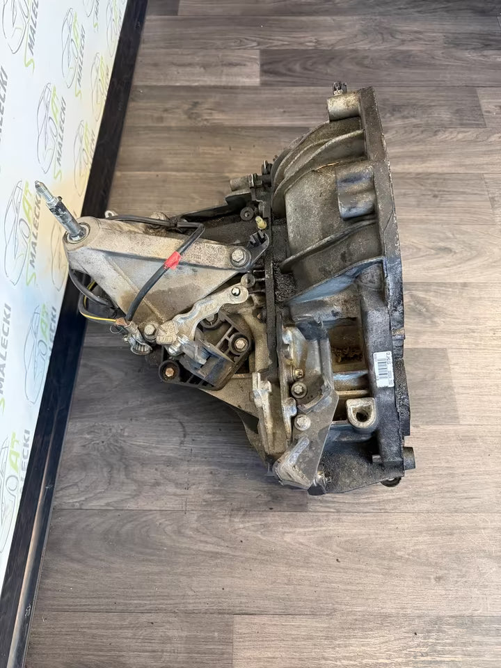 JHQ Getriebe Schaltgetriebe Nissan Note E11 1,4 Benzin 8200247902