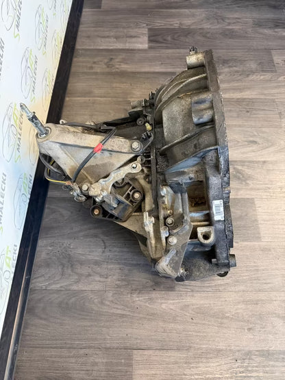JHQ Getriebe Schaltgetriebe Nissan Note E11 1,4 Benzin 8200247902