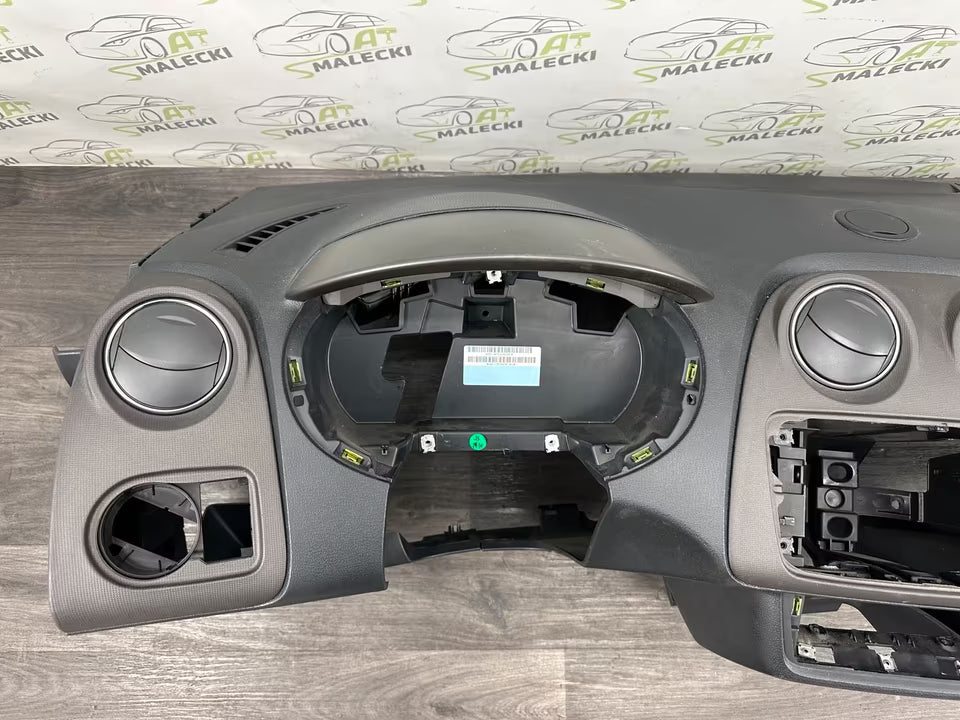 Armaturenbrett Cockpit Dashboard Seat Ibiza 6J Modell 2012