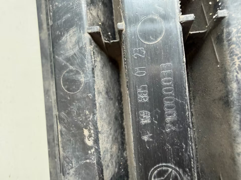 A1698850123 Stoßstange Verkleidung Gitter Mitte Mercedes B Klasse