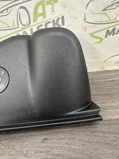 X84786-Q0100 Armaturenbrett Verkleidung Rechts Hyundai i20