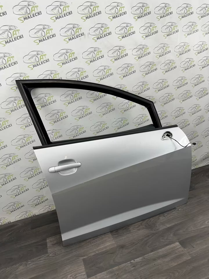 Türe Tür Vorne Rechts Seat Ibiza 6J IV Kombi Farbe LX7W Silber