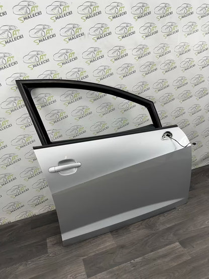 Türe Tür Vorne Rechts Seat Ibiza 6J IV Kombi Farbe LX7W Silber