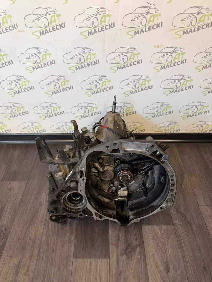 JHQ Getriebe Schaltgetriebe Nissan Note E11 1,4 Benzin 8200247902