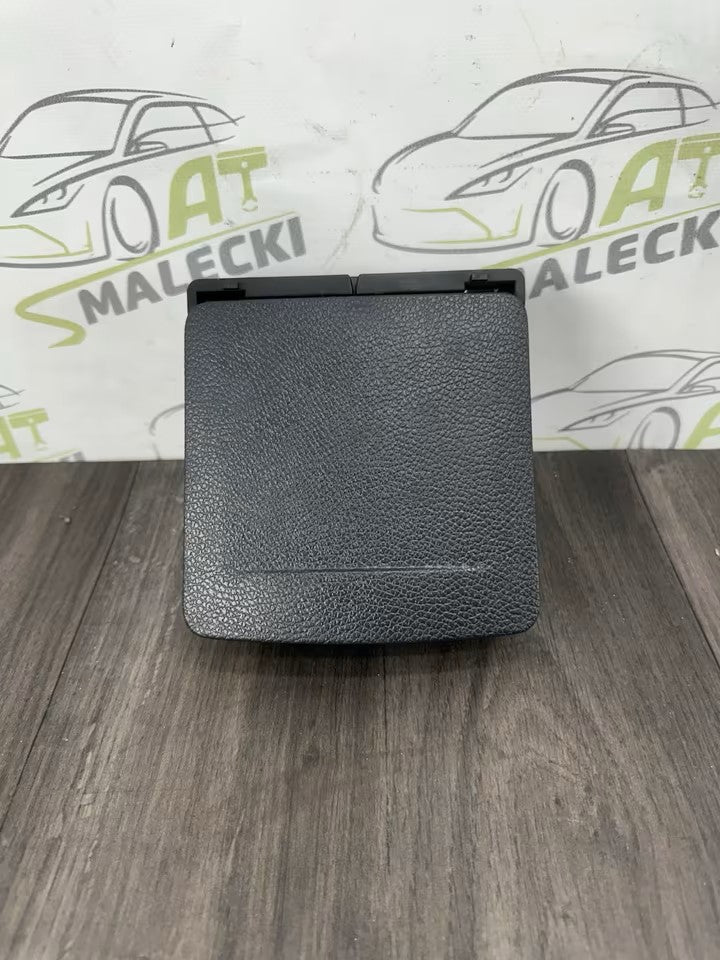 1K0862532F Getränkehalter Becherhalter VW Golf VI