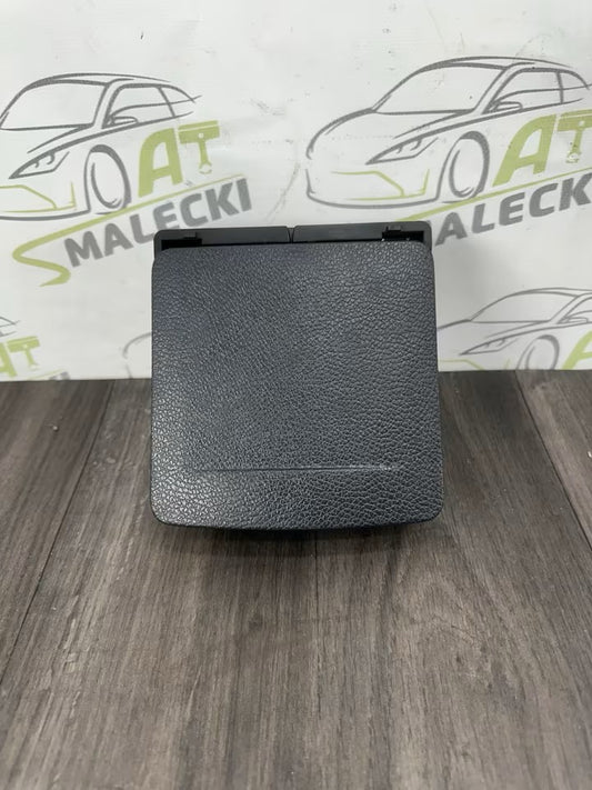 1K0862532F Getränkehalter Becherhalter VW Golf VI