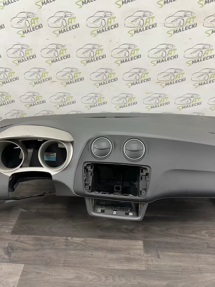 Armaturenbrett Cockpit Seat Ibiza 6J Modell 2012Bj Grau