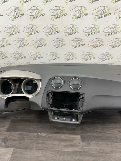 Armaturenbrett Cockpit Seat Ibiza 6J Modell 2012Bj Grau