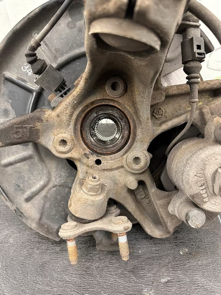 Achsschenkel Radnabe Federbein Links Vw Golf VI 6 5K 1,6 Benzin