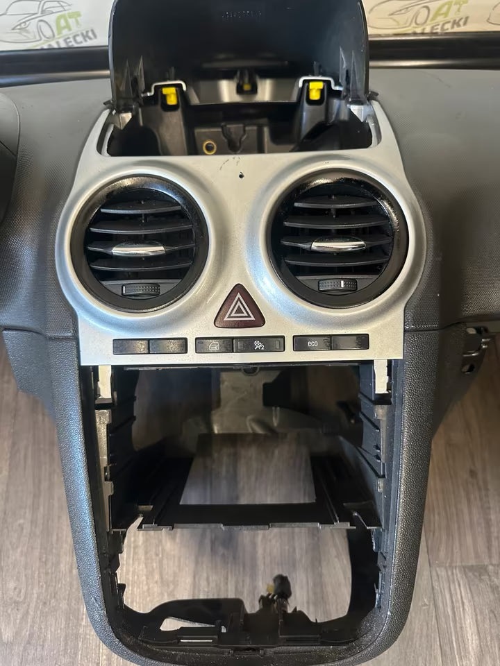 Armaturenbrett Cockpit für Opel Corsa D 13184061