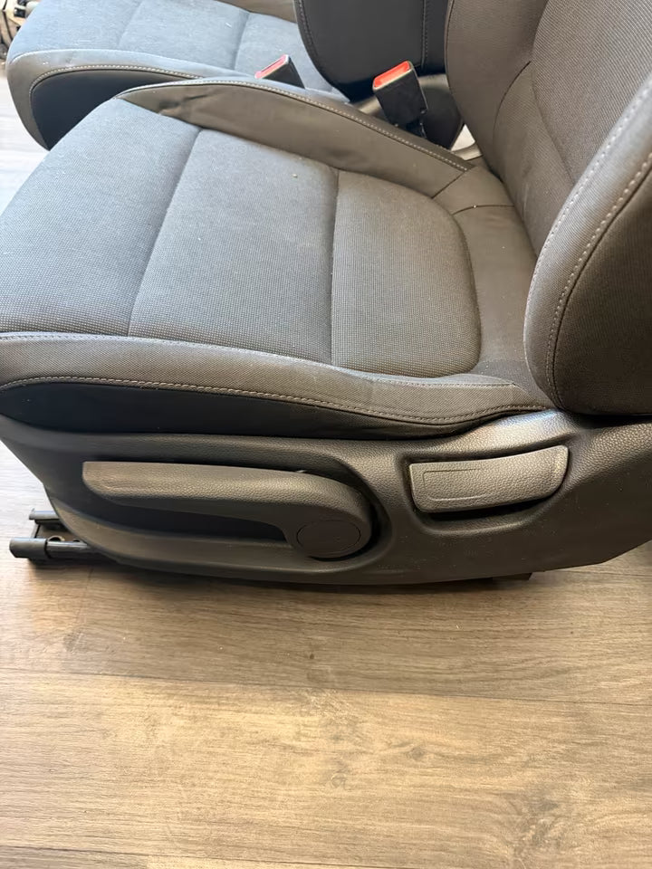 Sitze Innenausstattung Stoff Kia Rio IV Sitzheizung 17-20bj.