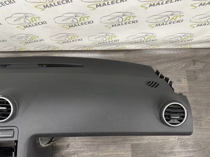 Armaturenbrett Cockpit Dashboard Audi A3 8P Modell 03-12Bj